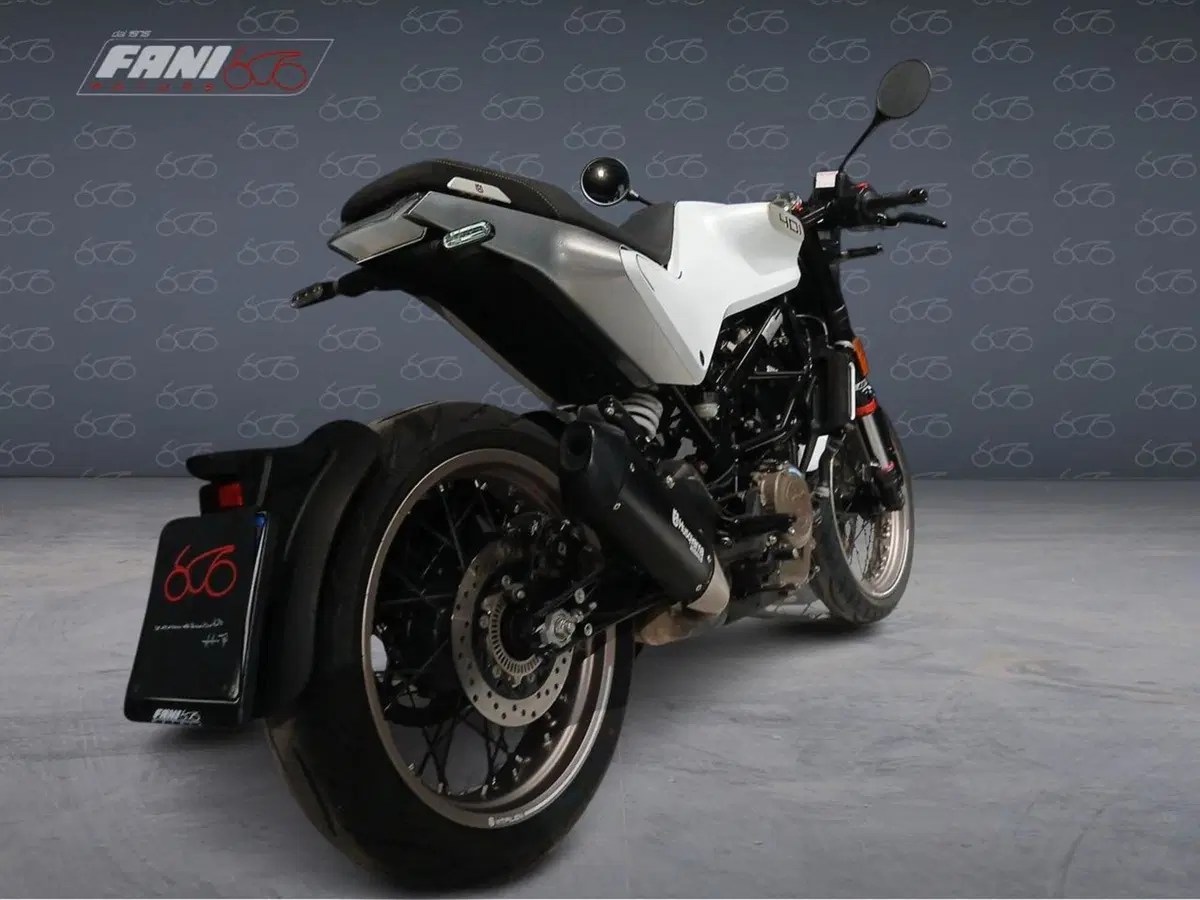 Husqvarna Vitpilen 401 (2021 - 23) (4)