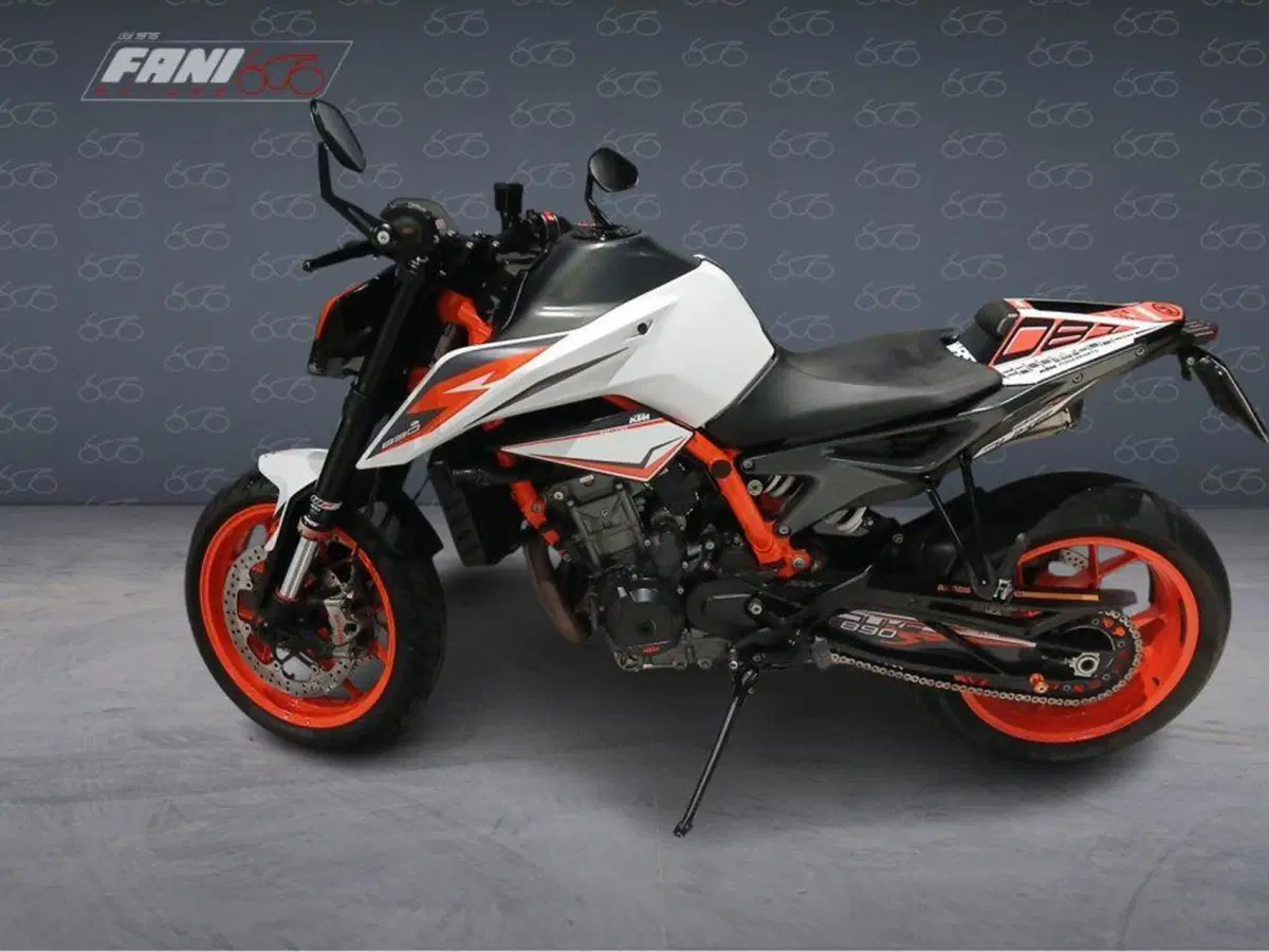 KTM 890 Duke R (2020) (2)