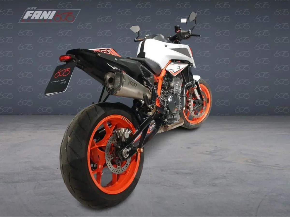 KTM 890 Duke R (2020) (4)