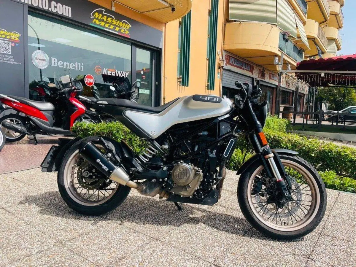 Husqvarna Svartpilen 401 (2021 - 23) (5)