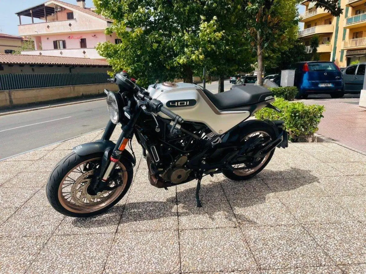 Husqvarna Svartpilen 401 (2021 - 23) (7)