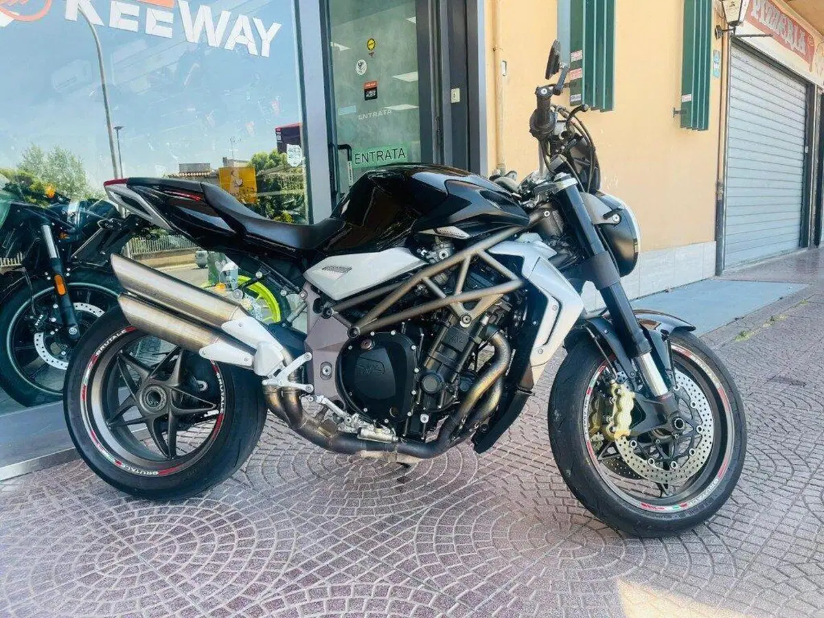 MV Agusta Brutale 990 R (2009 - 12) (4)
