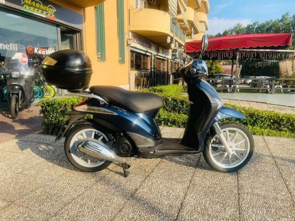 Piaggio Liberty 150 3V Full Optional (2013 - 15) (2)