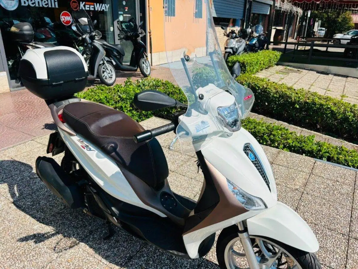 Piaggio Medley 150 (2020) (2)