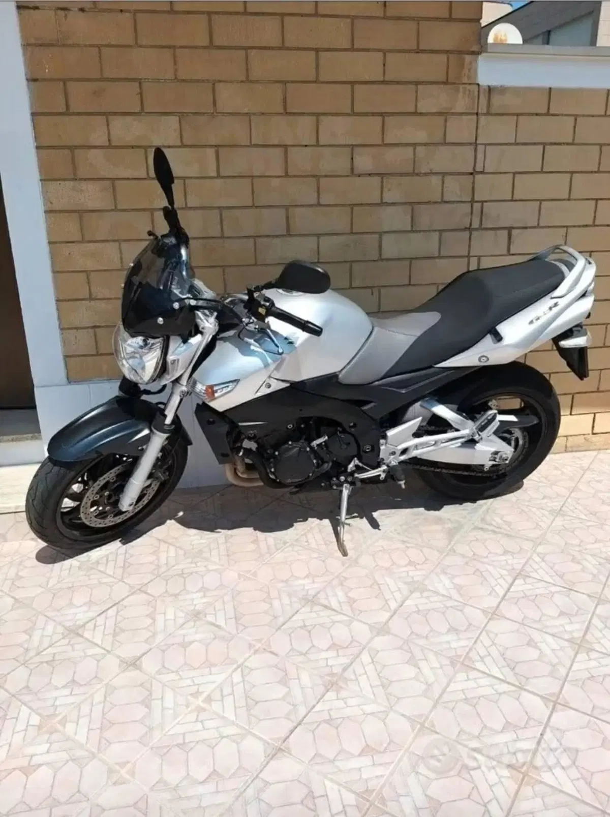 Suzuki GSR 600 (2006 - 11) (3)