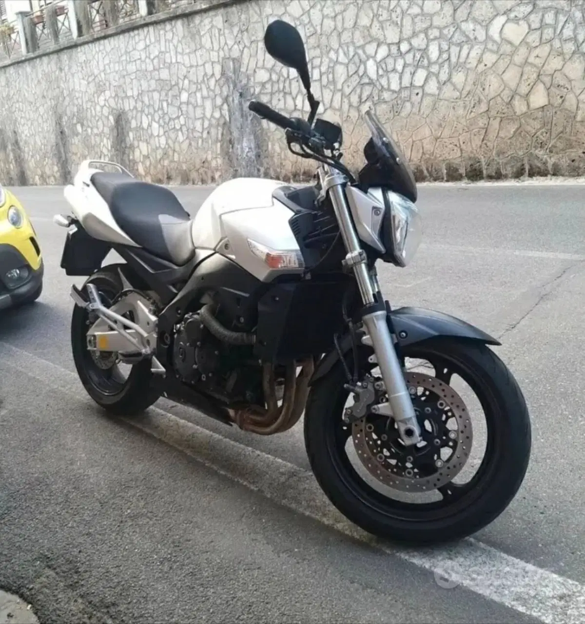 Suzuki GSR 600 (2006 - 11) (4)