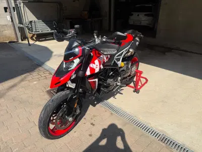 Ducati Hypermotard 950 RVE (2022 - 25) usata