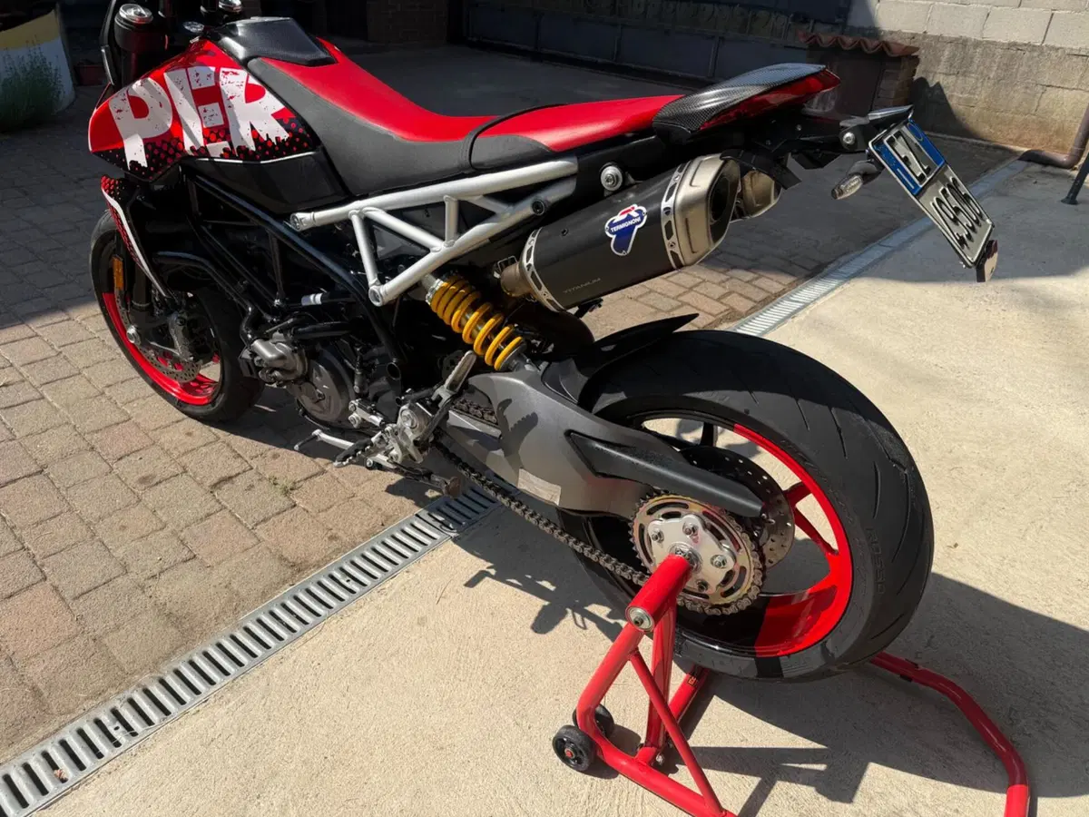 Ducati Hypermotard 950 RVE (2022 - 25) (9)