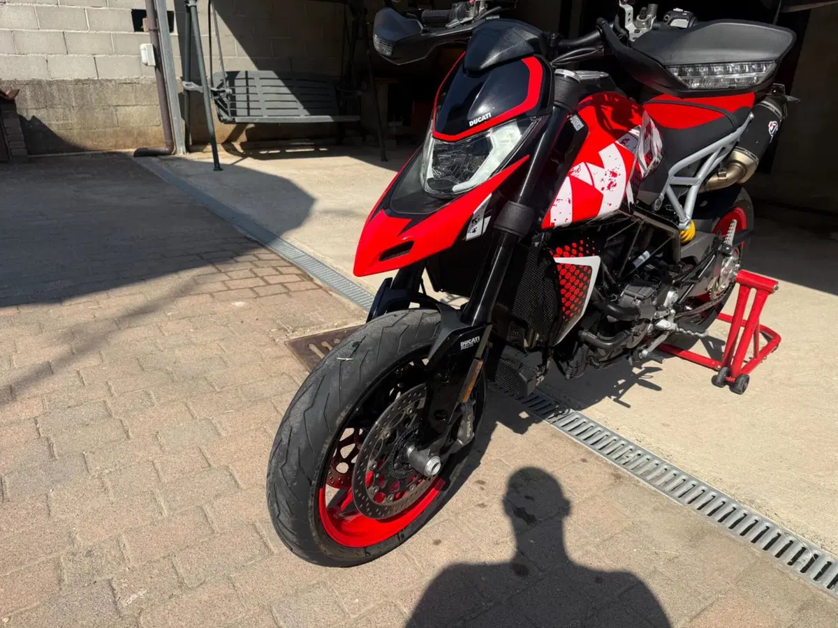 Ducati Hypermotard 950 RVE (2022 - 25) (10)