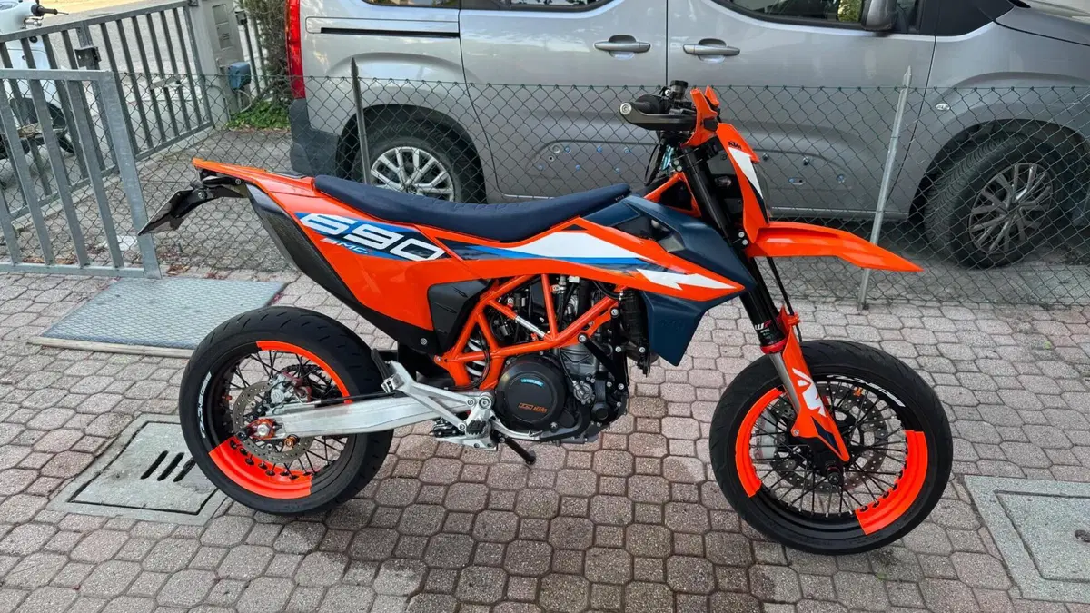 KTM 690 SMC R (2023 - 25) (2)