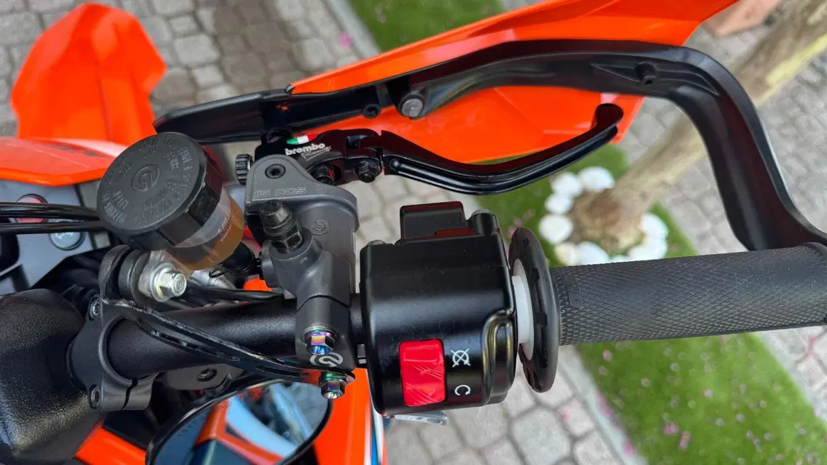 KTM 690 SMC R (2023 - 25) (3)