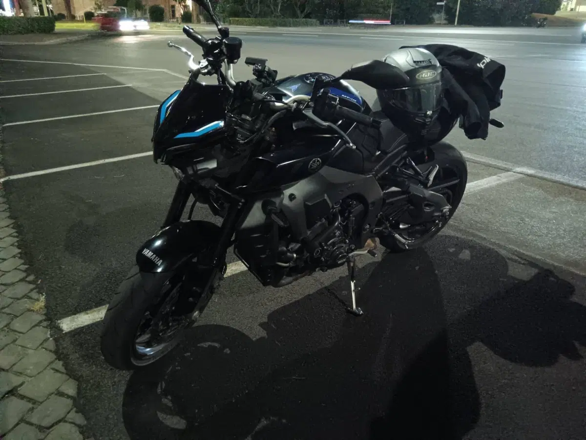 Yamaha MT-10 (2022 - 26) (4)