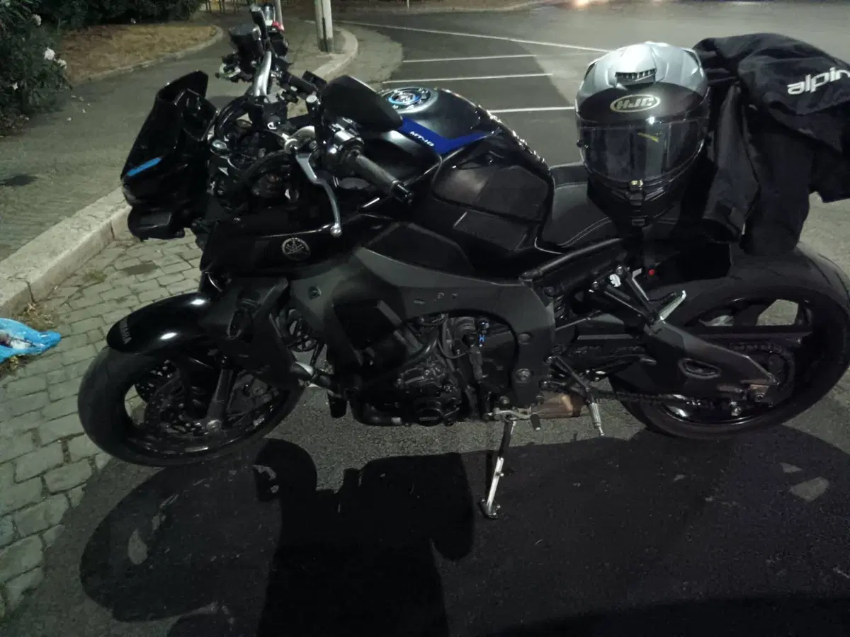 Yamaha MT-10 (2022 - 26) (5)