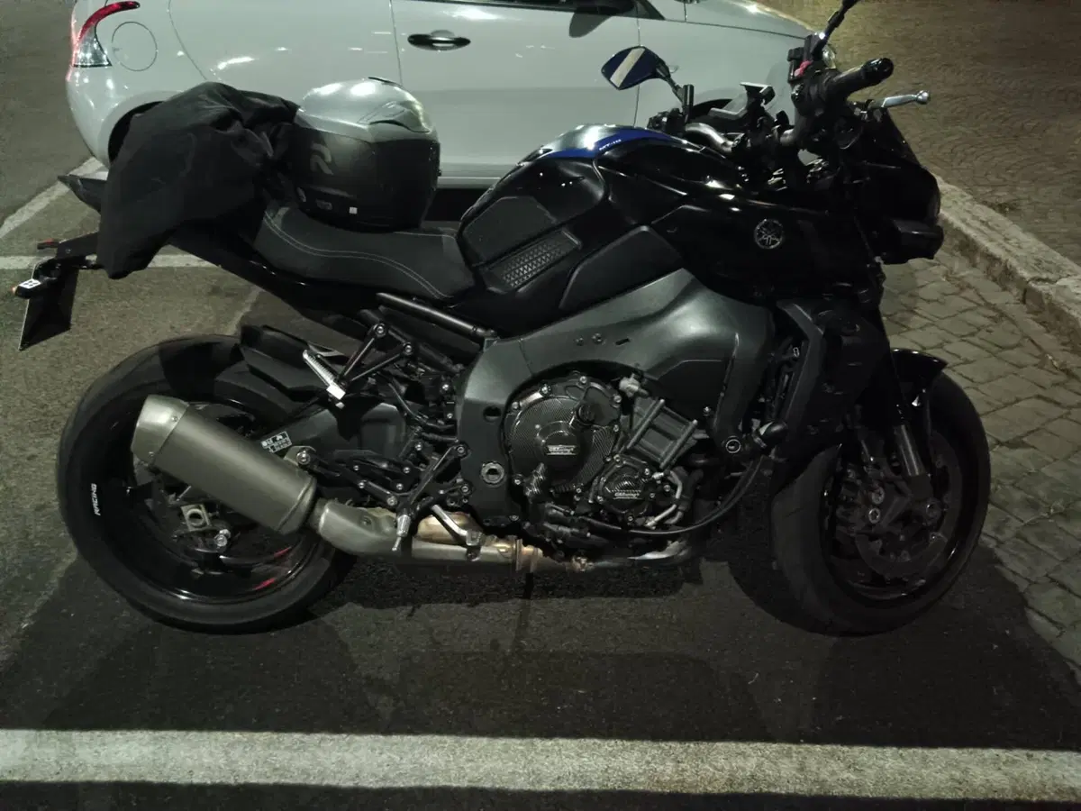 Yamaha MT-10 (2022 - 26) (6)