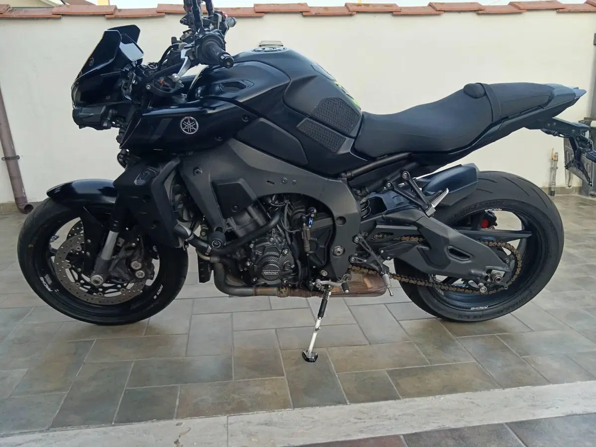 Yamaha MT-10 (2022 - 26) (9)
