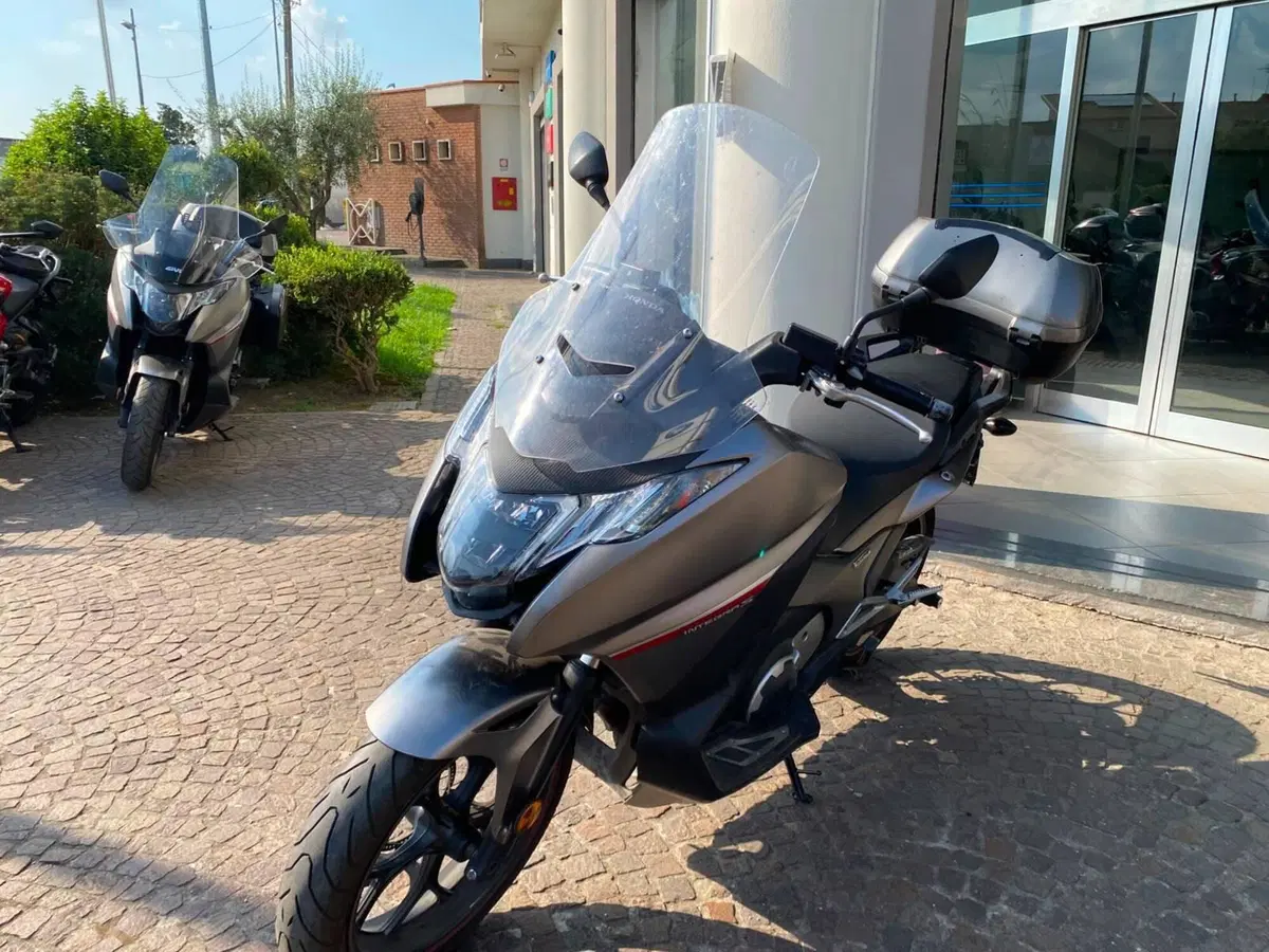 Honda Integra 750 DCT Sport (2017) (4)