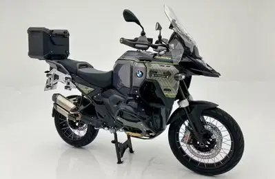 BMW R 1300 GS Adventure: la serie speciale per i dieci anni della fabbrica di Manaus, in Brasile