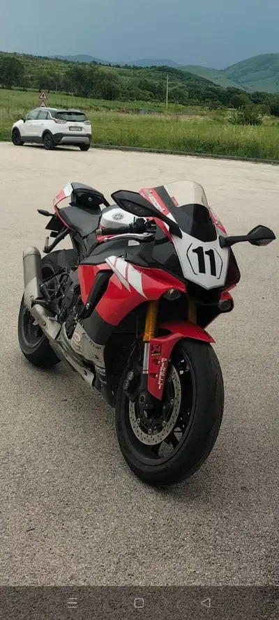Yamaha YZF R1 (2017 - 19) usata