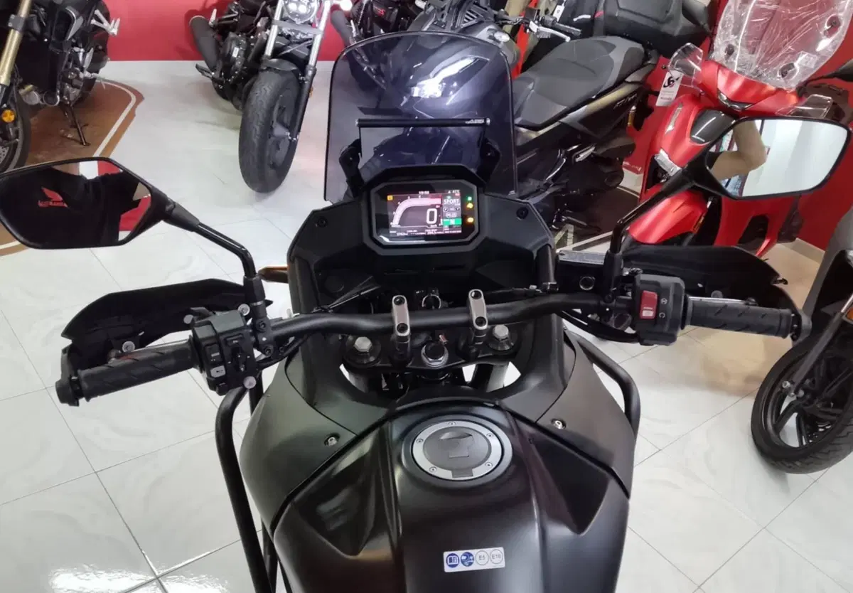 Honda Transalp XL750 (2023 - 24) (5)