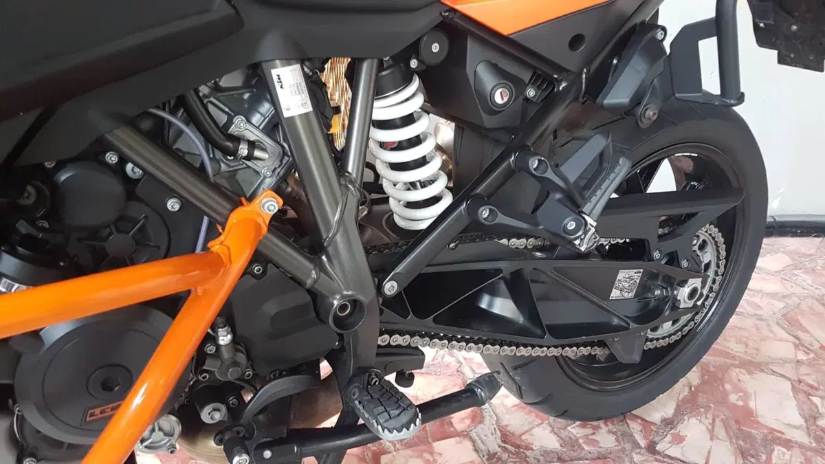 KTM 1290 Super Adventure S (2021) (3)