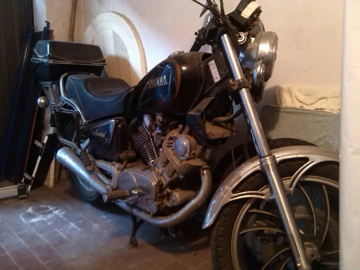Yamaha  750 Special  (2)