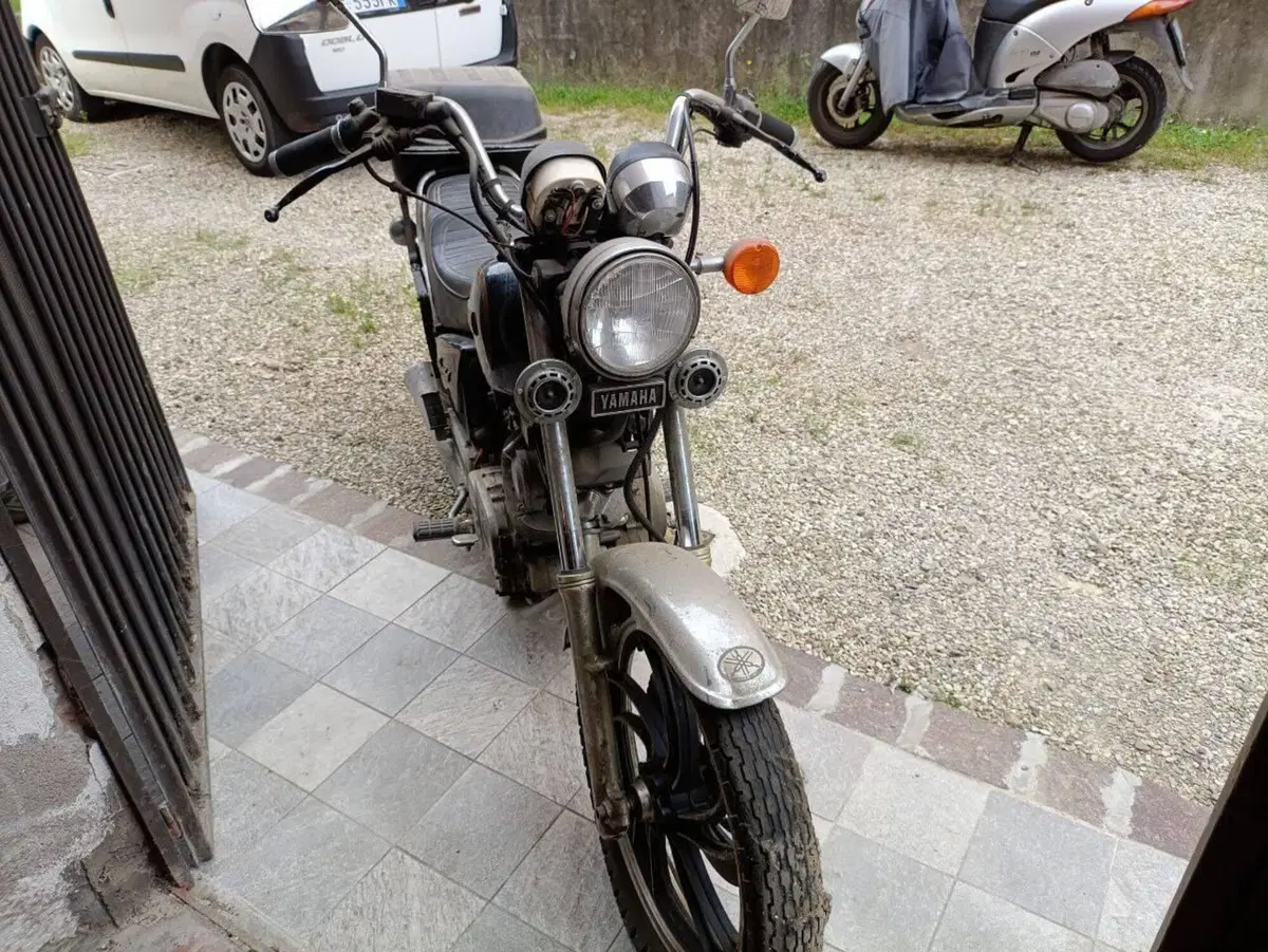 Yamaha  750 Special  (4)