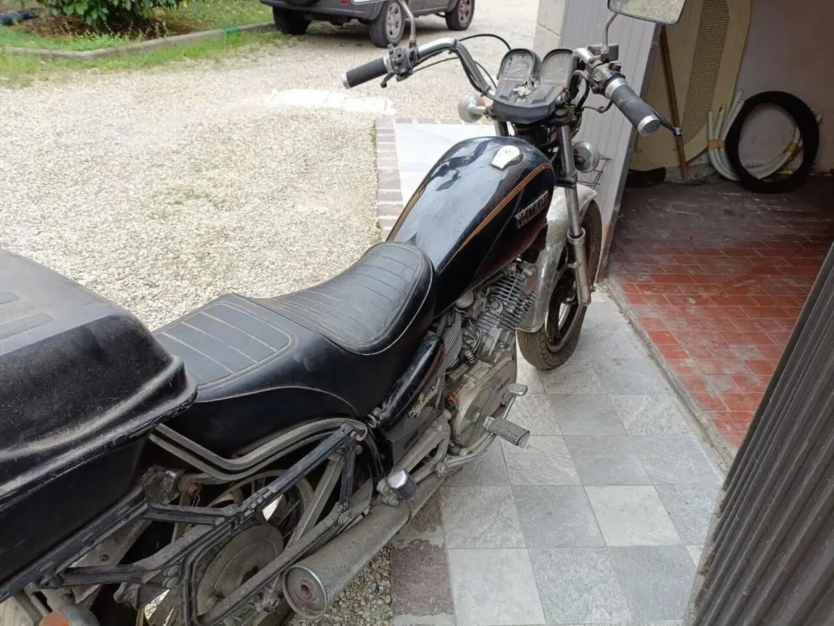 Yamaha  750 Special  (5)