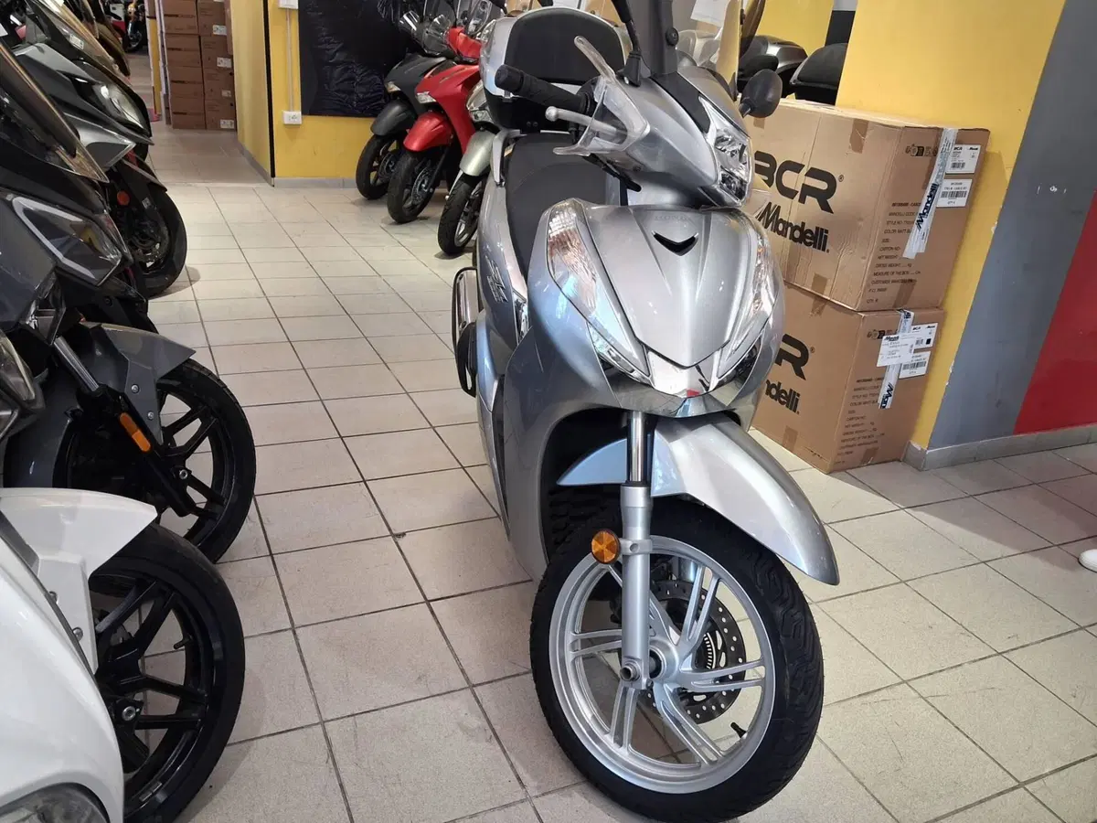 Honda SH 300 i ABS (2016 - 20) (3)