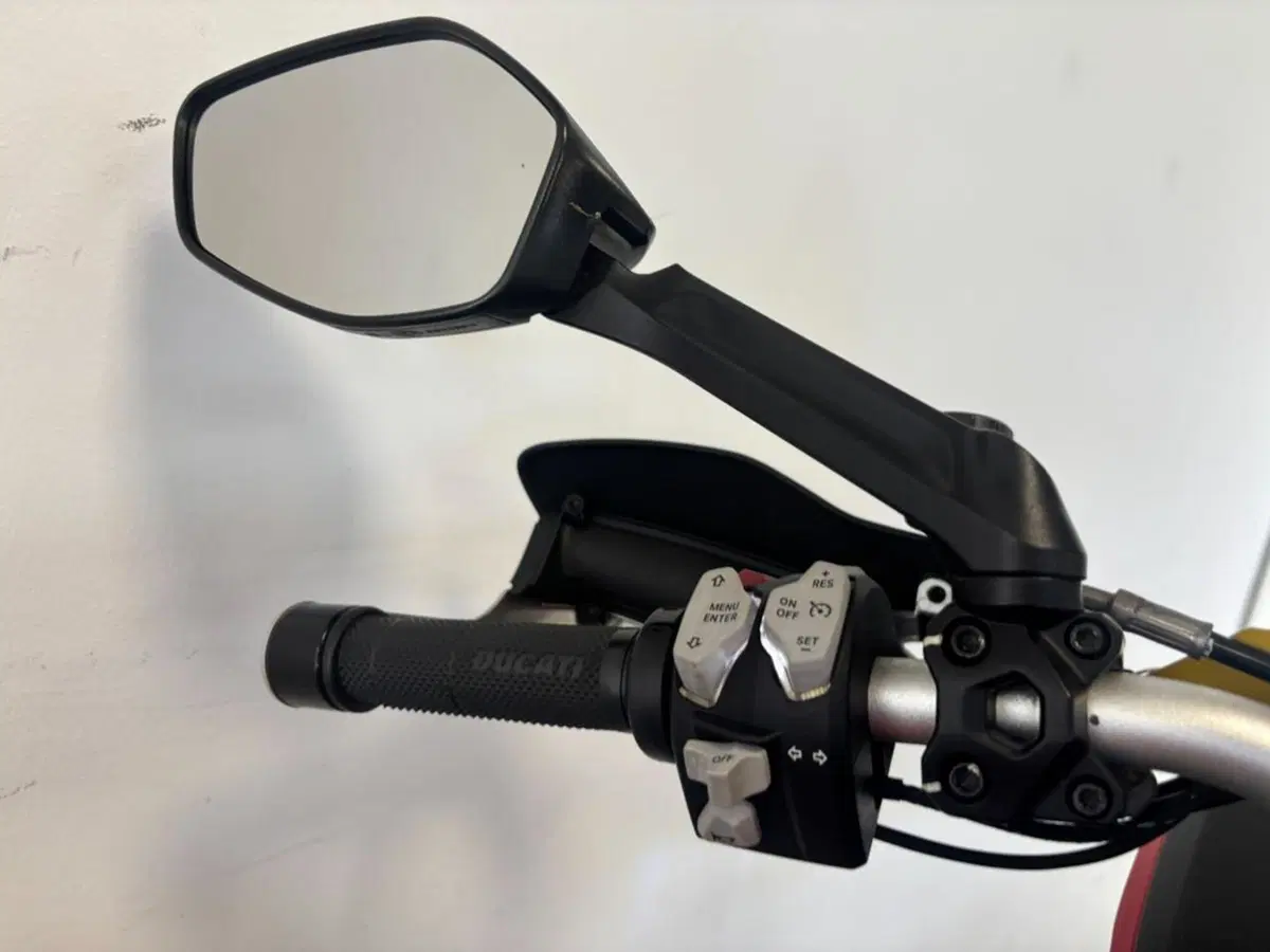 Ducati Multistrada 1200 S Pikes Peak (2016 - 17) (12)