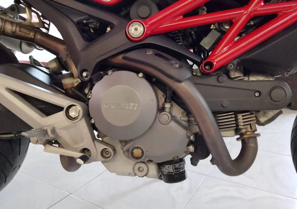 Ducati Monster 696 (2008 - 13) (8)
