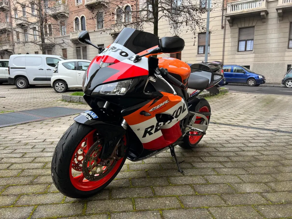 Honda CBR 1000 RR Fireblade (2004 - 05) (4)