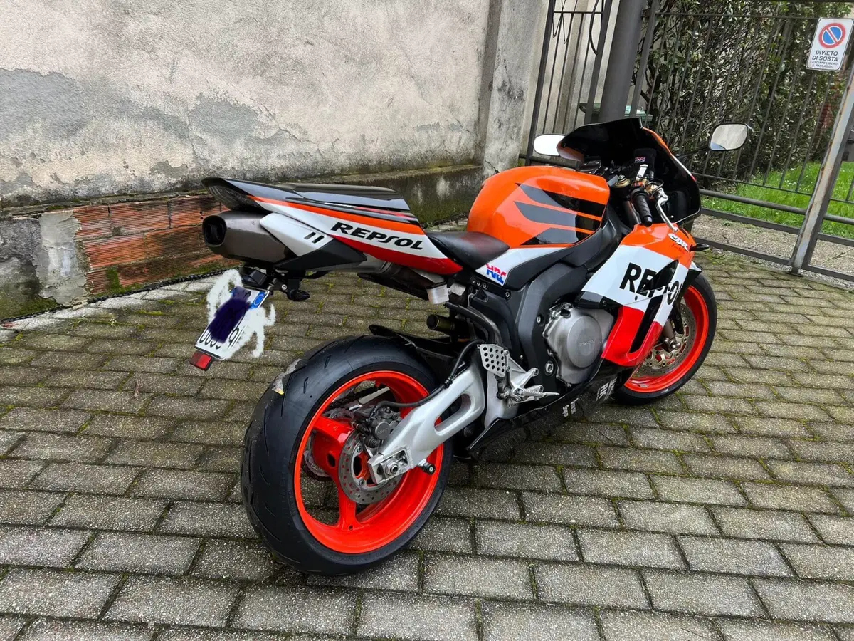 Honda CBR 1000 RR Fireblade (2004 - 05) (5)