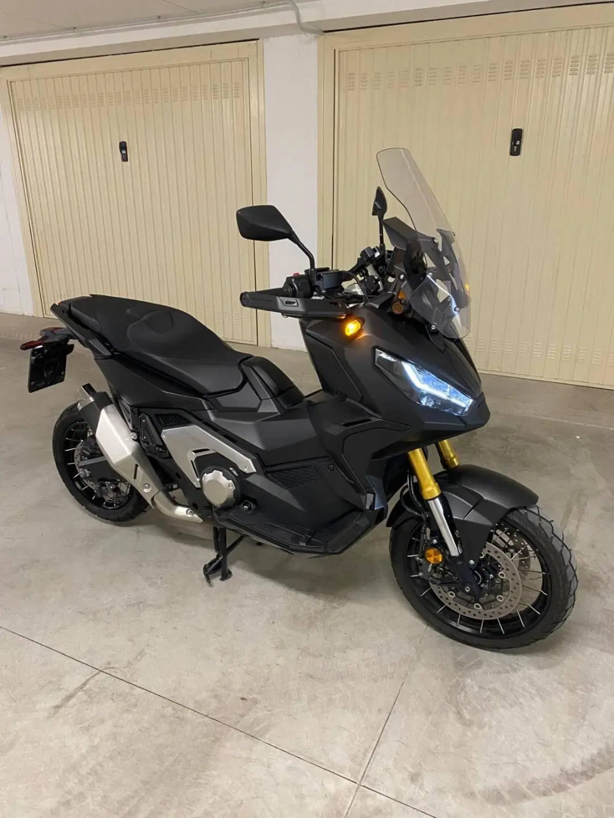 Honda X-ADV 750 DCT (2021 - 24) (2)