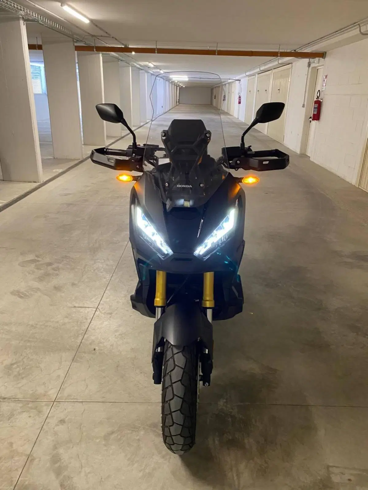 Honda X-ADV 750 DCT (2021 - 24) (4)