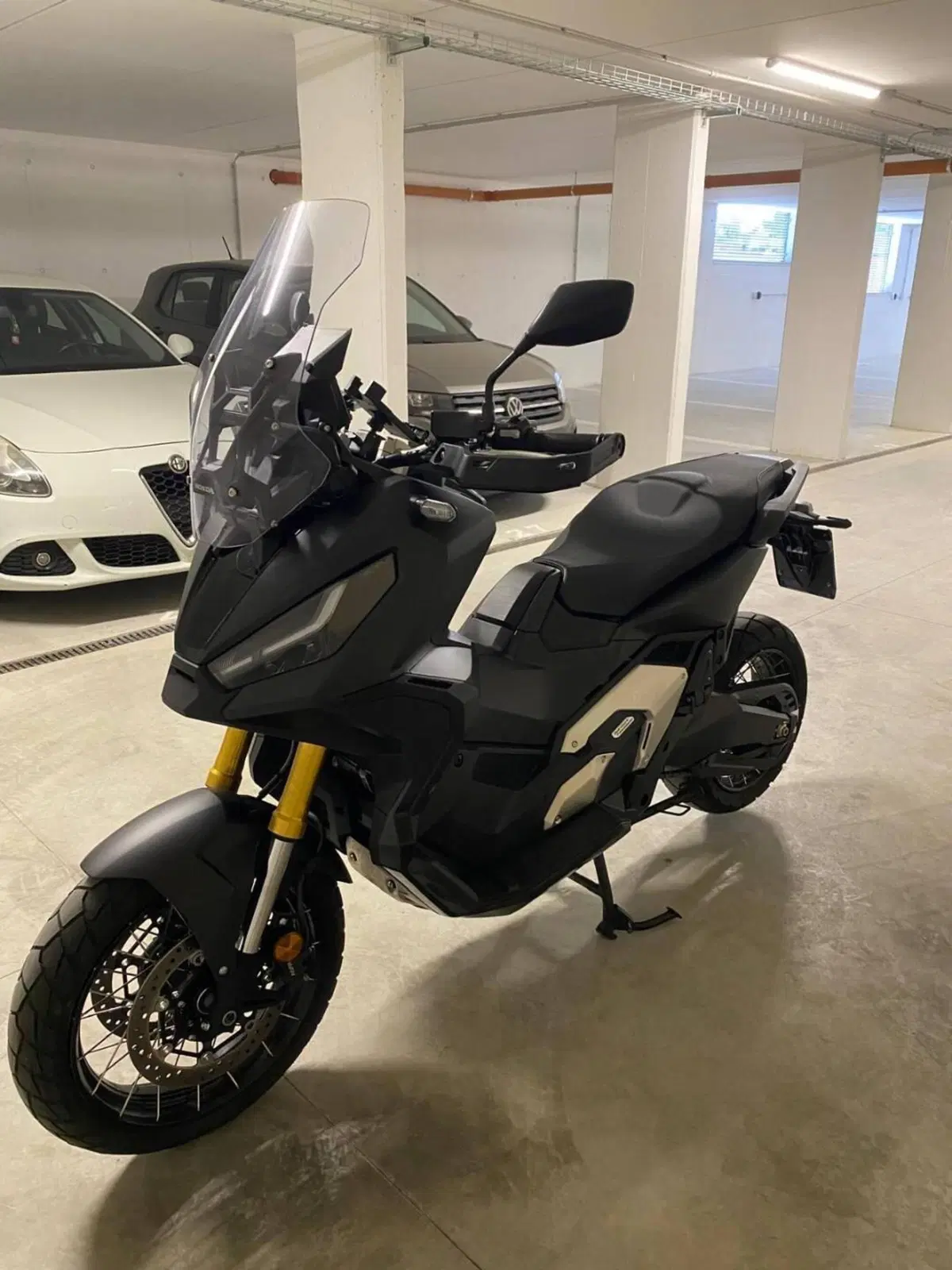 Honda X-ADV 750 DCT (2021 - 24) (9)