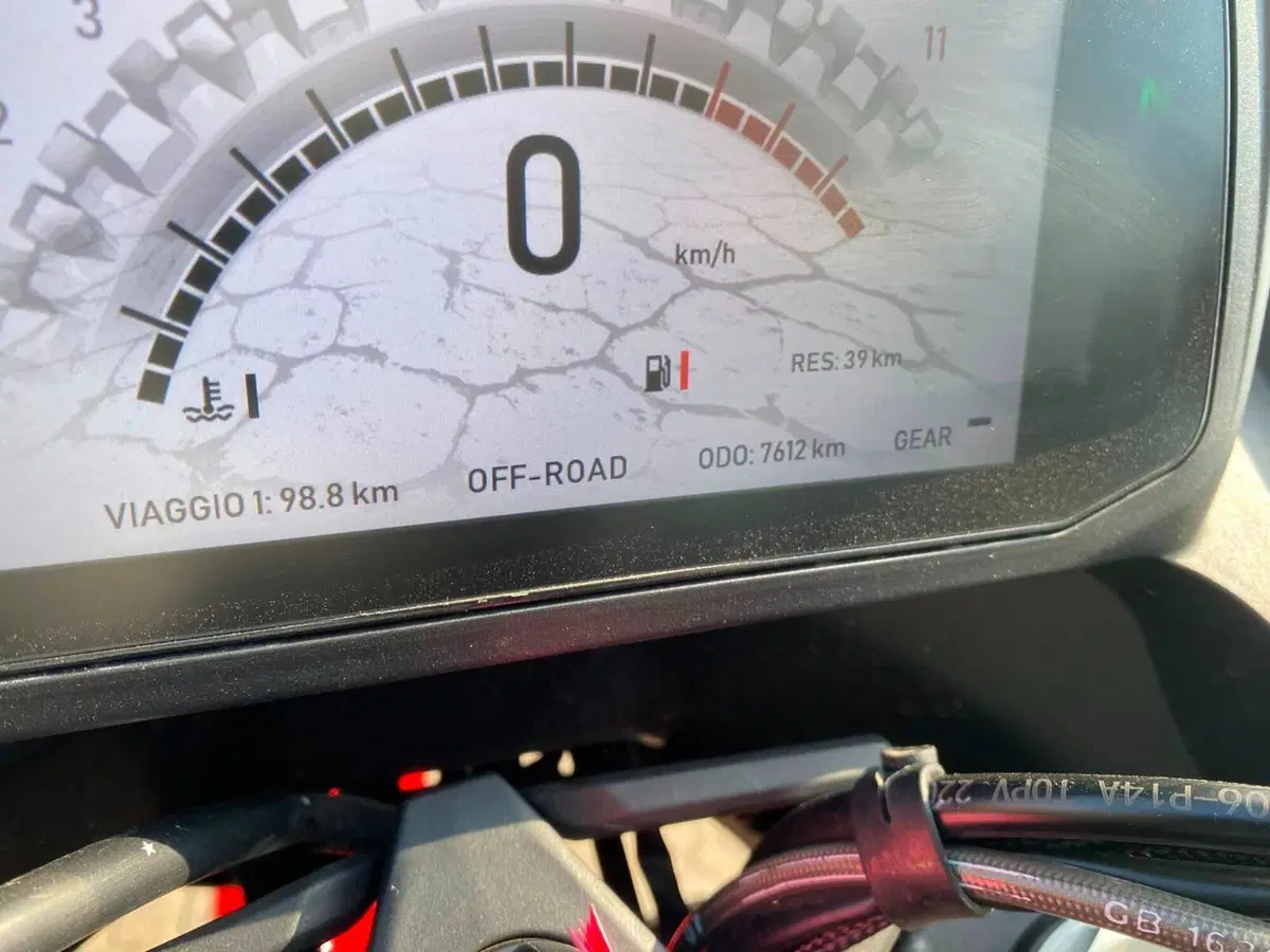 Moto Morini X-Cape 650 (2021 - 26) (3)