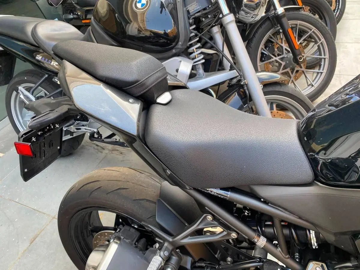 Kawasaki Z 900 (2025 - 26) (5)