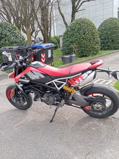 Ducati Hypermotard 950 RVE (2022 - 25) usata