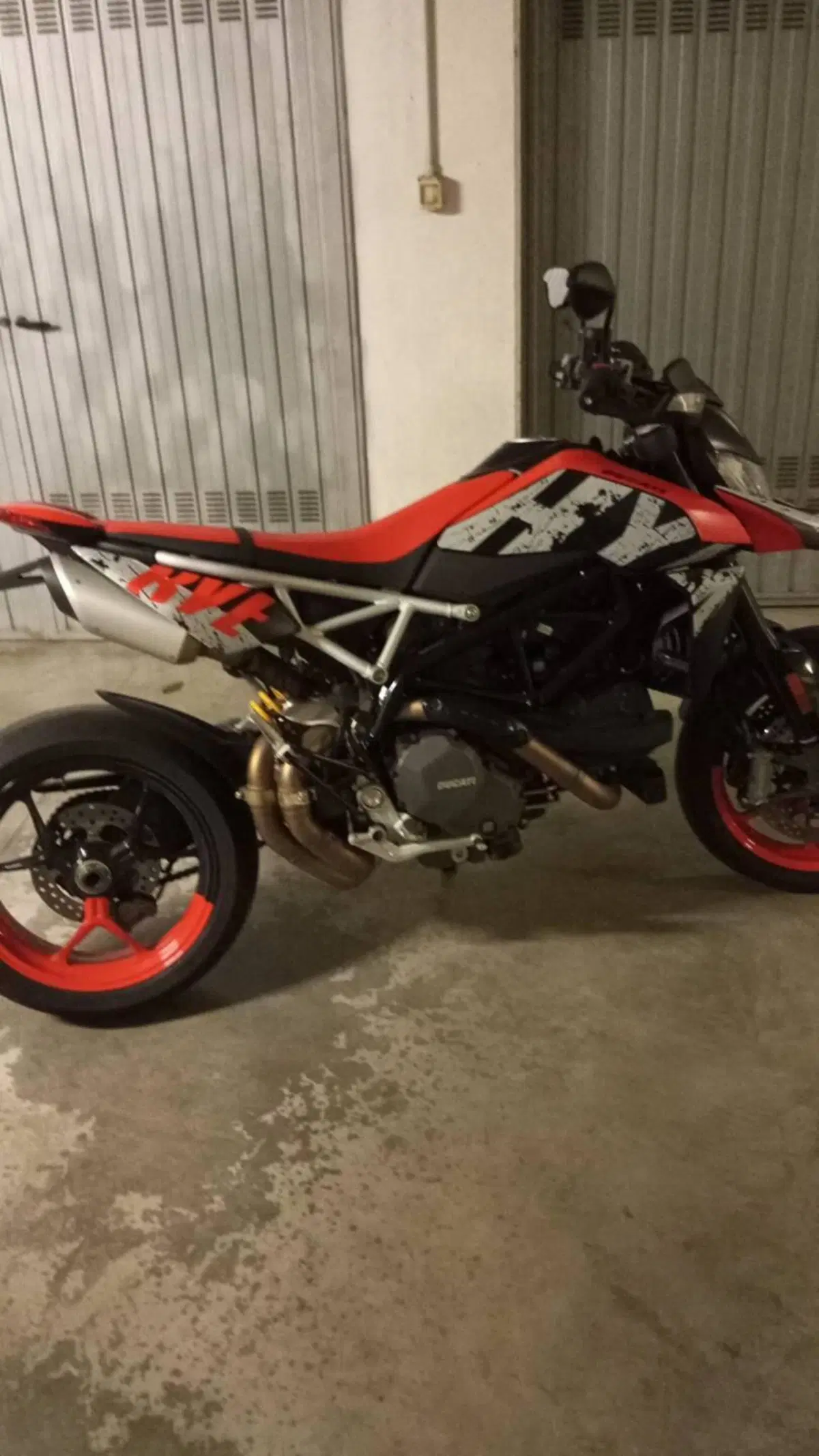 Ducati Hypermotard 950 RVE (2022 - 25) (4)