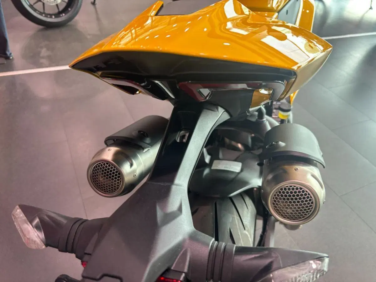 Ducati Panigale V2 S (2025 - 26) (4)