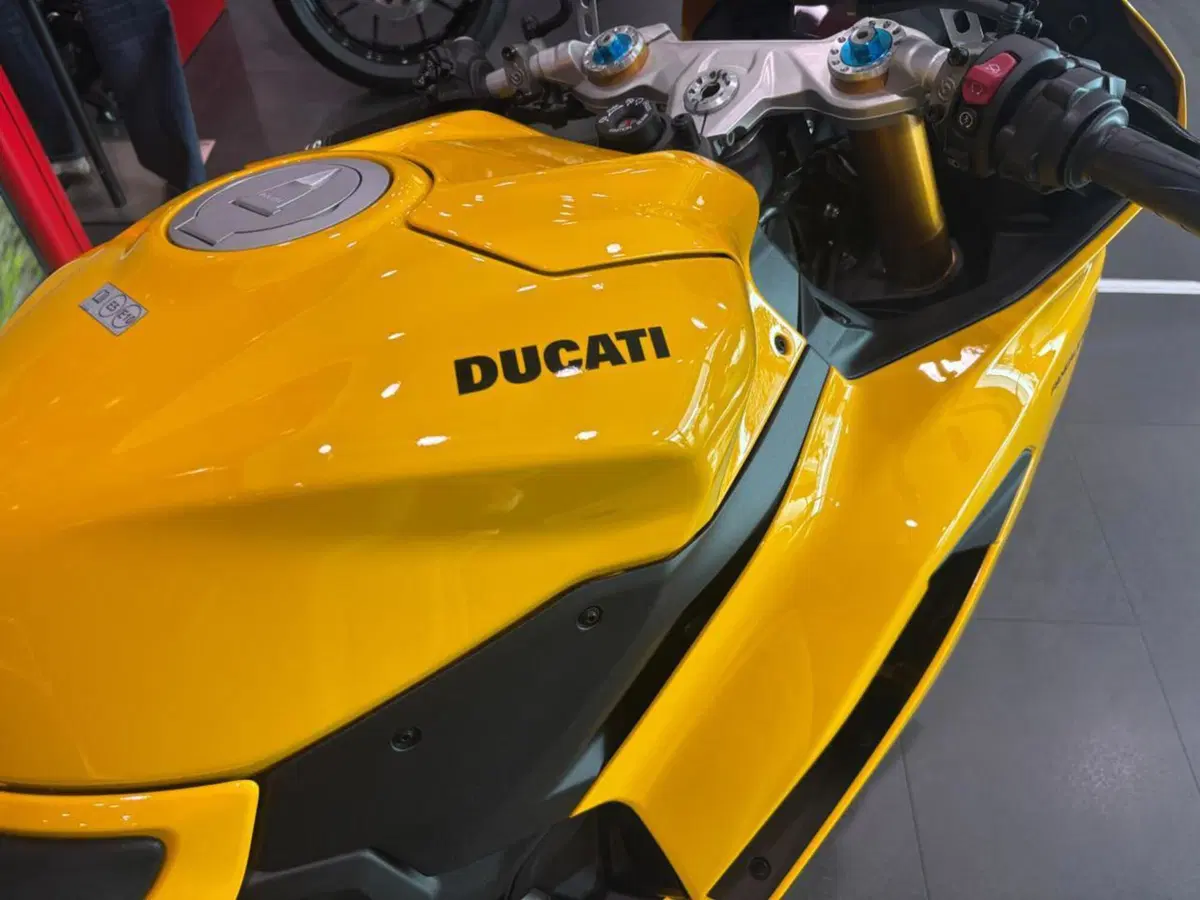 Ducati Panigale V2 S (2025 - 26) (5)