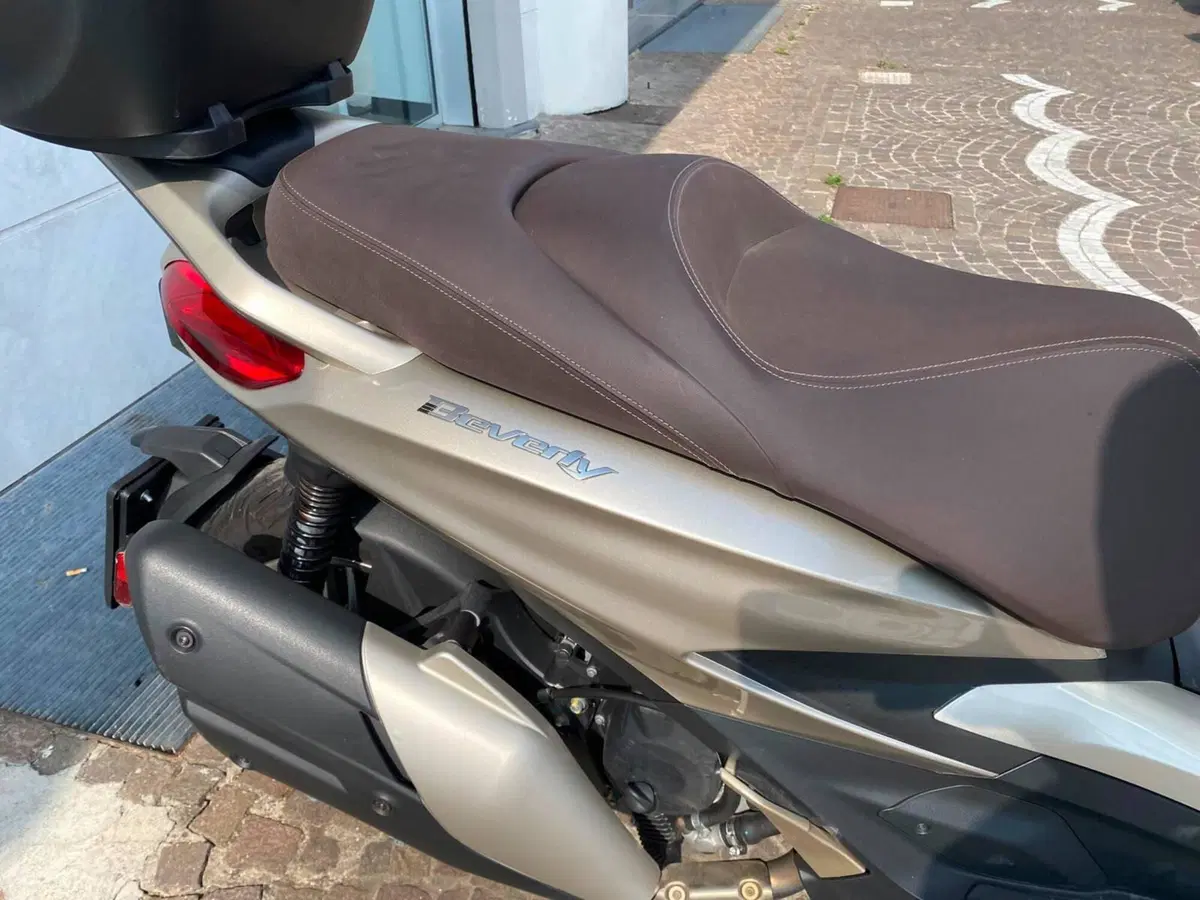 Piaggio Beverly 400 ABS-ASR (2021 - 24) (5)