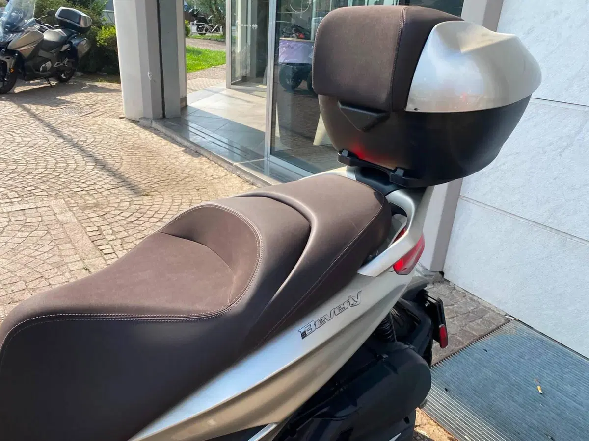 Piaggio Beverly 400 ABS-ASR (2021 - 24) (7)