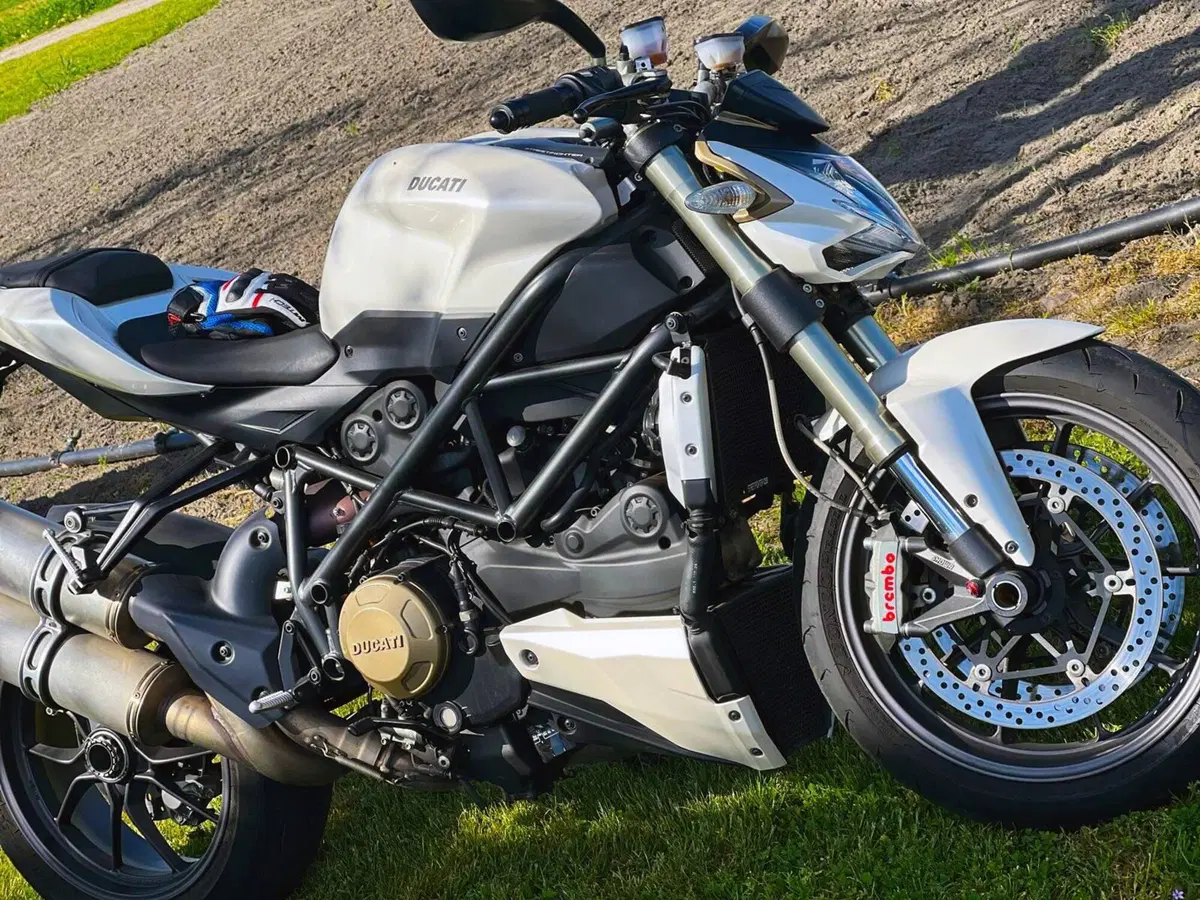 Ducati Streetfighter (2009 - 12)