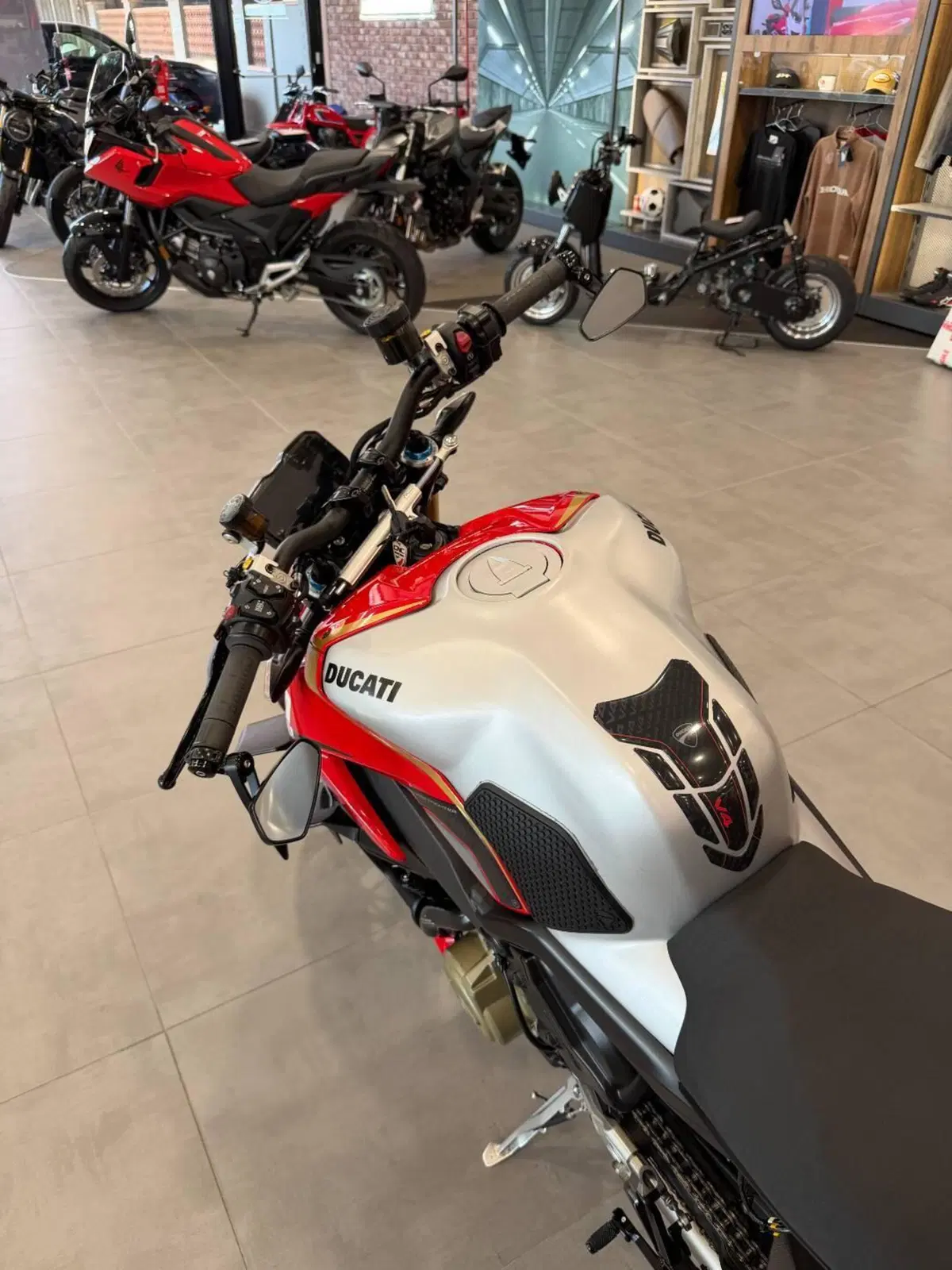 Ducati Streetfighter V4 1100 S (2021 - 22) (9)