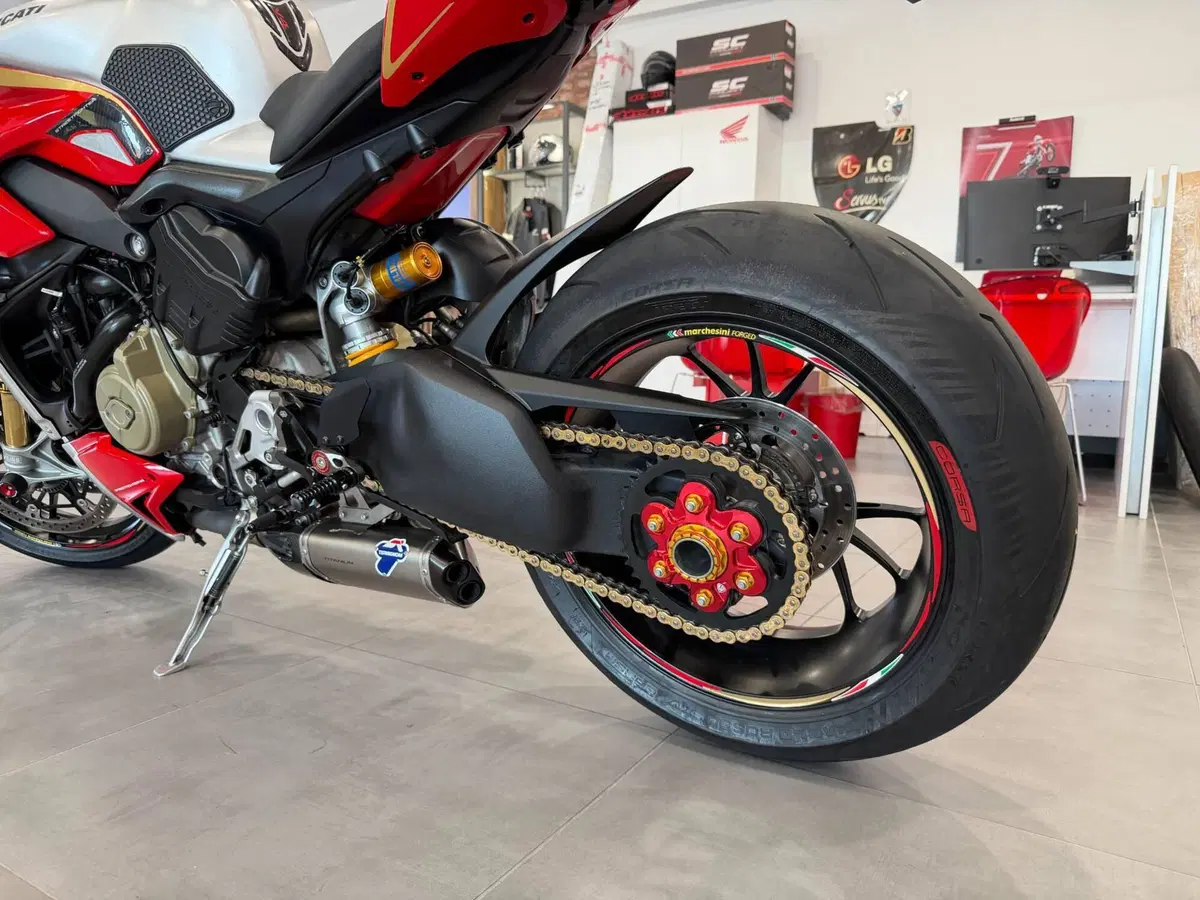 Ducati Streetfighter V4 1100 S (2021 - 22) (4)