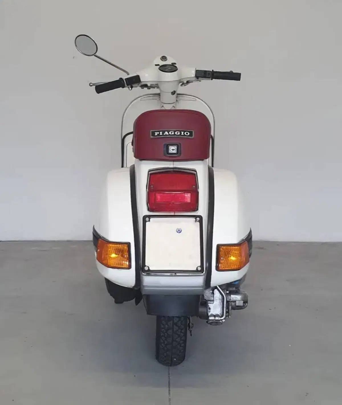 Vespa P200E (3)