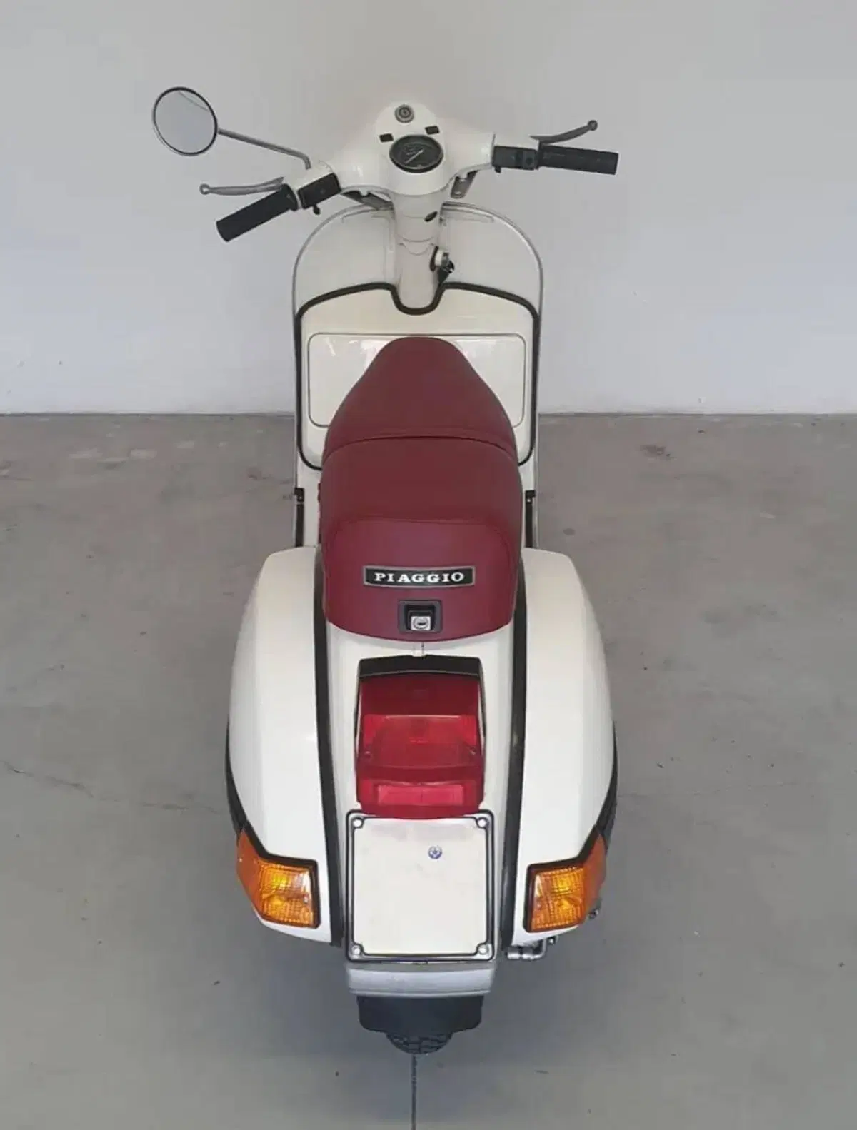 Vespa P200E (5)