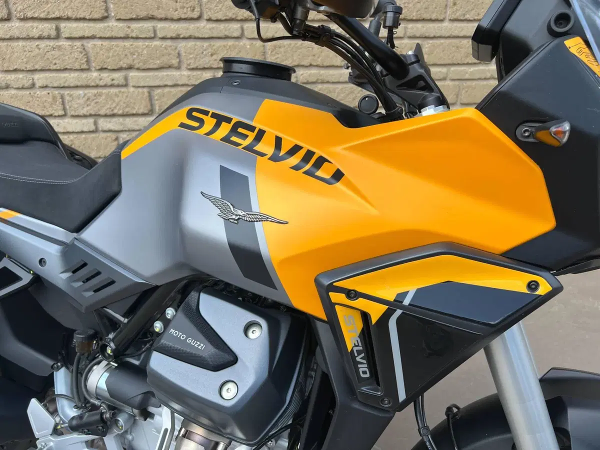 Moto Guzzi Stelvio (2024 - 26) (4)