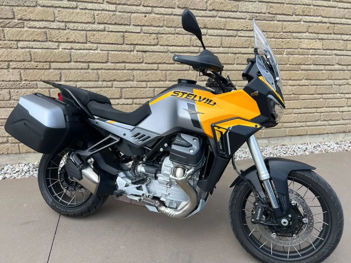 Moto Guzzi Stelvio (2024 - 26)
